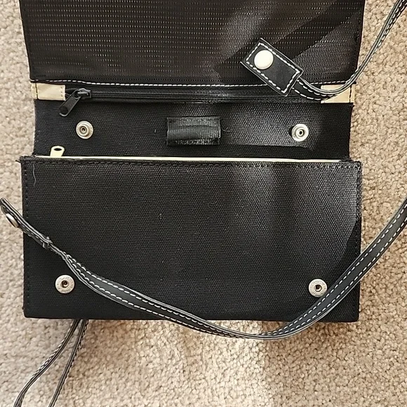 Sherpani Elements Collection Wristlet - Picture 7 of 16